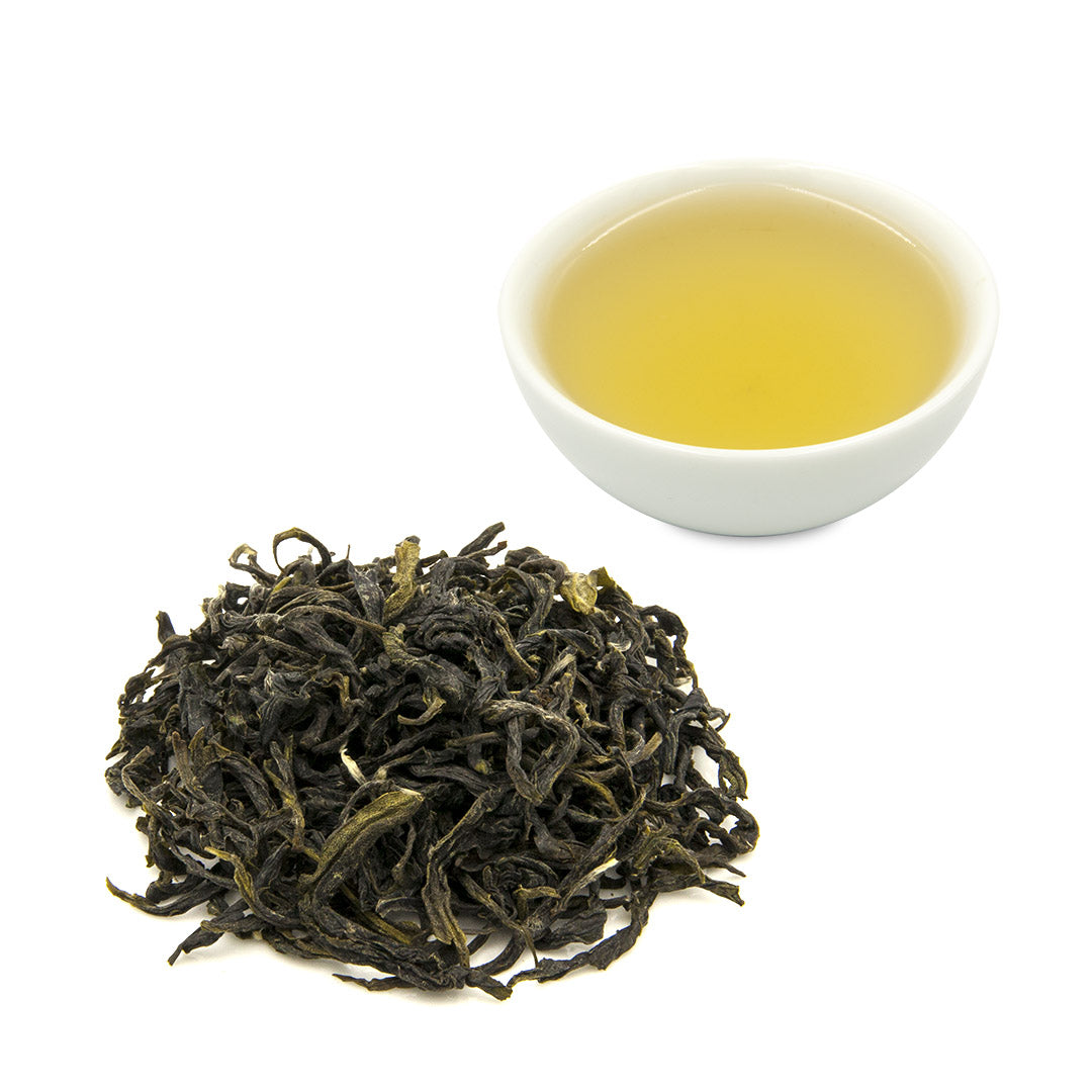 Bi Luo Chun Green Tea brewed with dry leaves